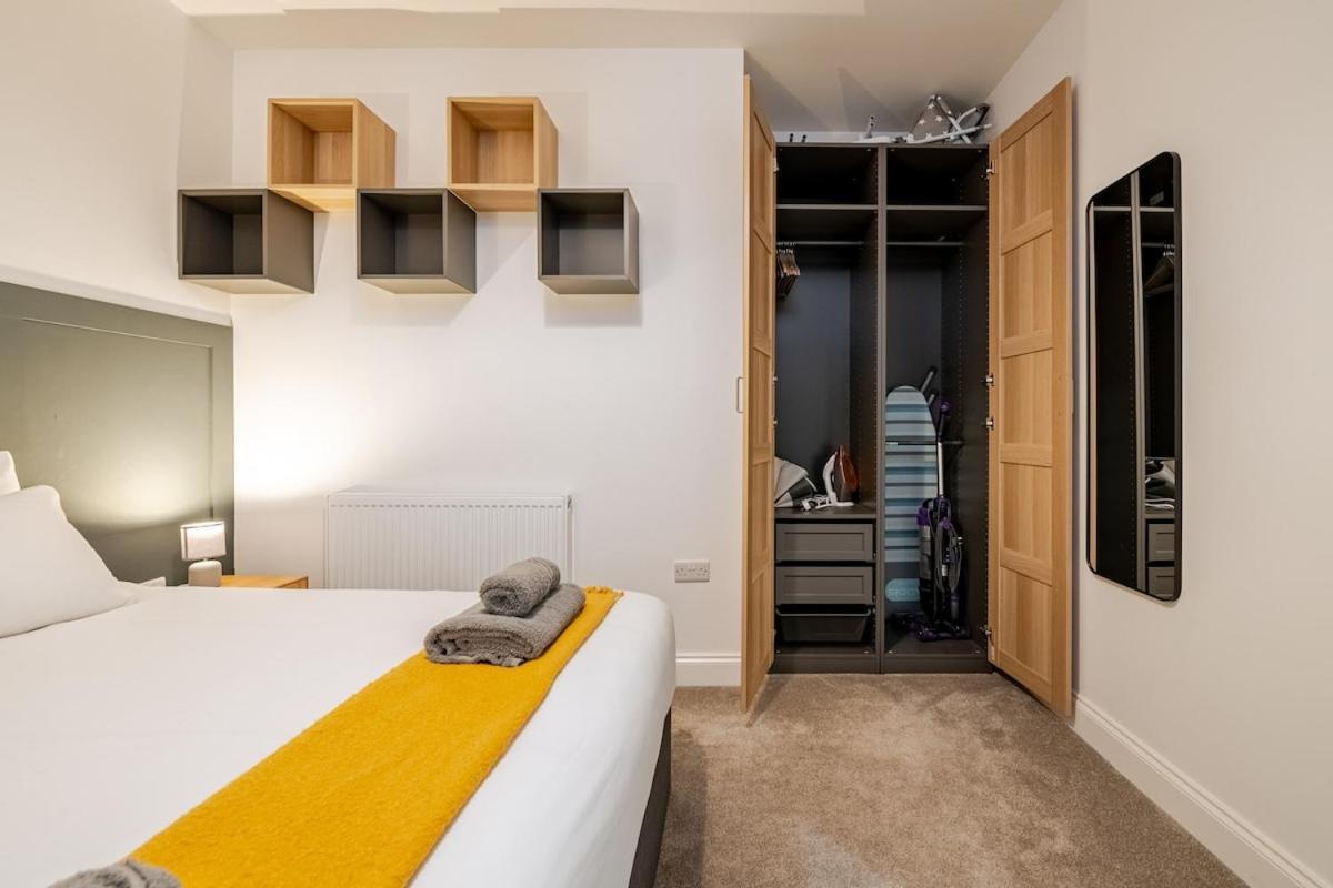 Brand New Apt - Beach Breeze Spacious 1-Bedroom Apartment With Parking - Sleeps 4 Ppl- Internet Борнмут Экстерьер фото