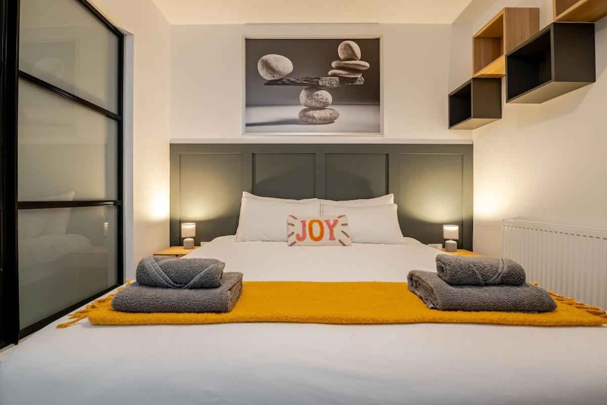 Brand New Apt - Beach Breeze Spacious 1-Bedroom Apartment With Parking - Sleeps 4 Ppl- Internet Борнмут Экстерьер фото